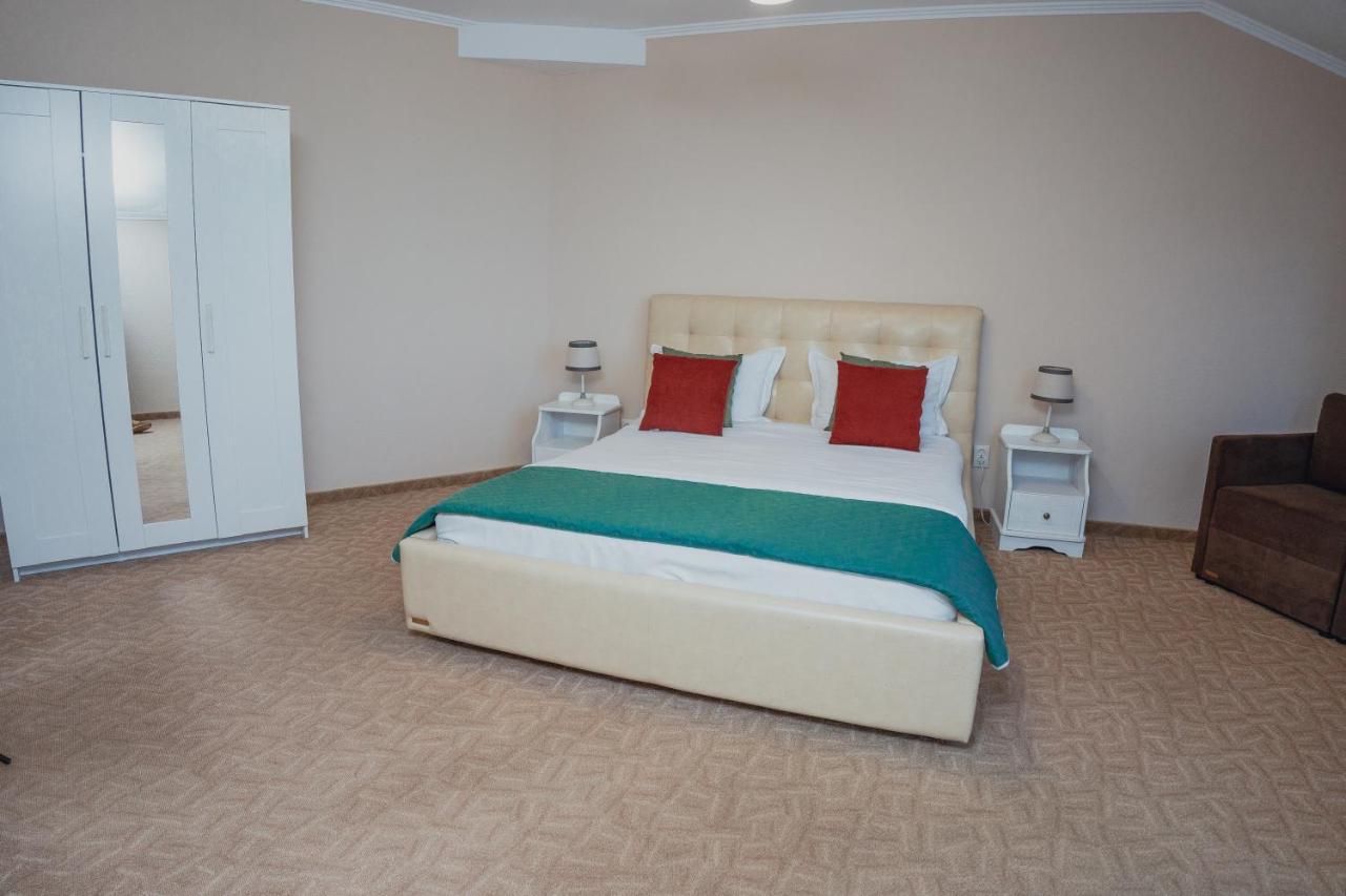 Hotel&Restaurant Premium Club ياريمتشي المظهر الخارجي الصورة