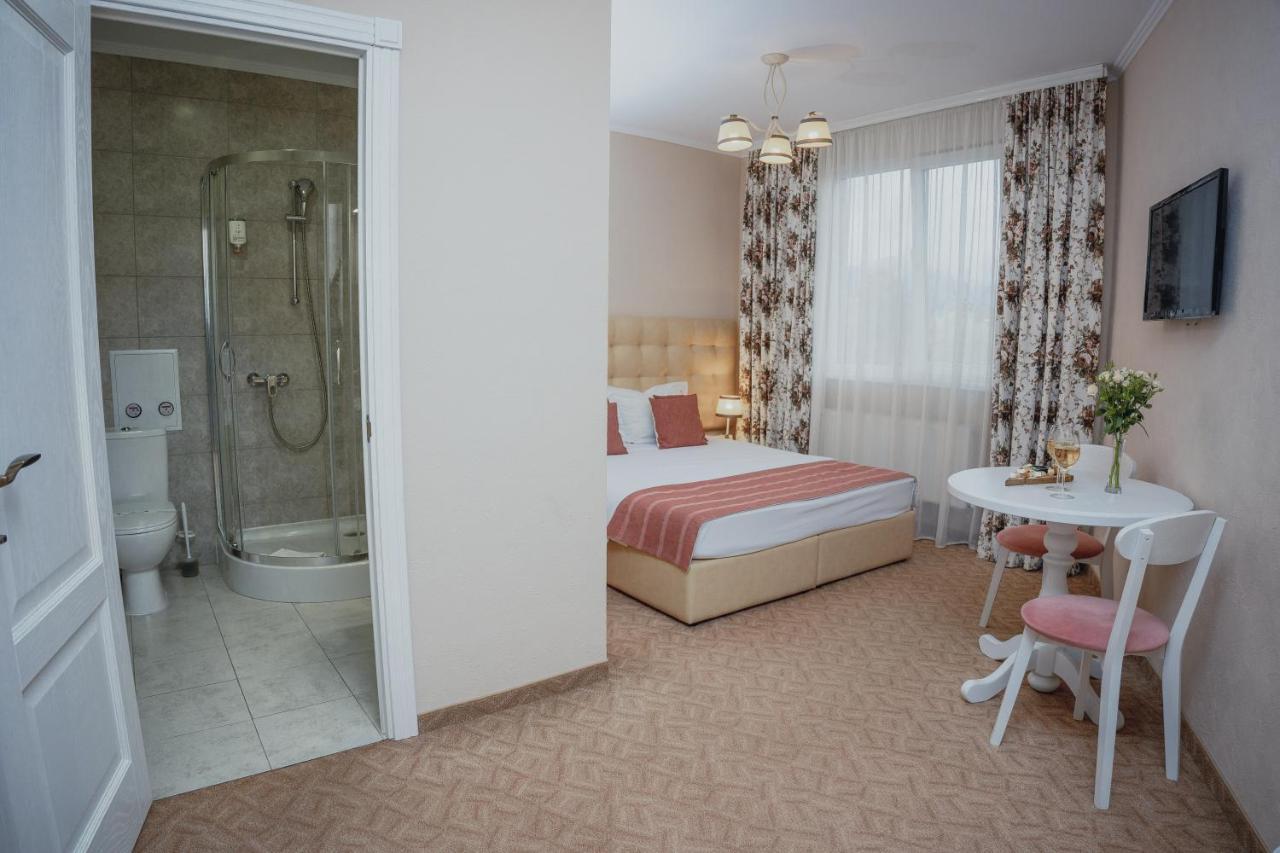 Hotel&Restaurant Premium Club ياريمتشي المظهر الخارجي الصورة