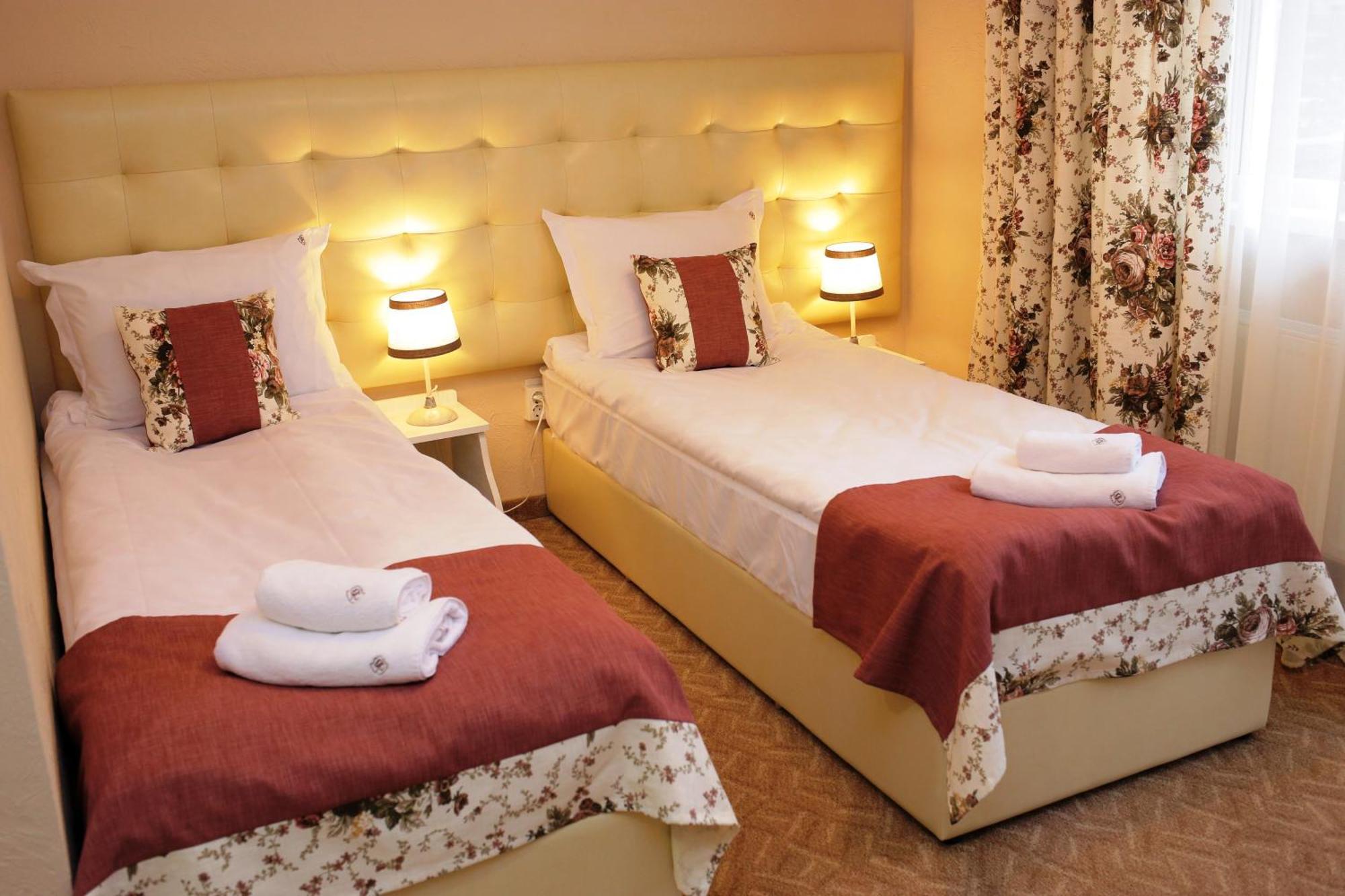 Hotel&Restaurant Premium Club ياريمتشي الغرفة الصورة