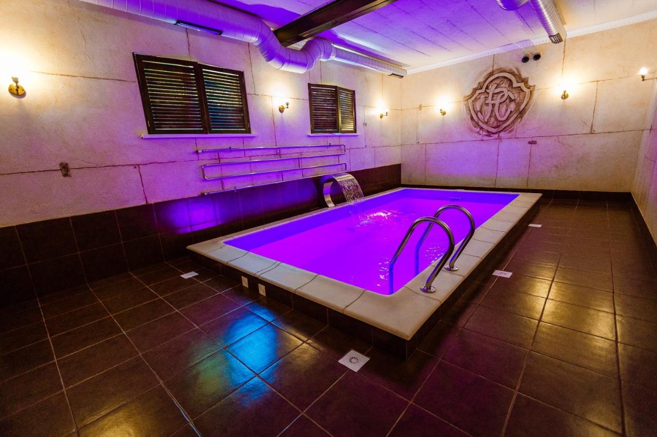 Hotel&Restaurant Premium Club ياريمتشي المظهر الخارجي الصورة